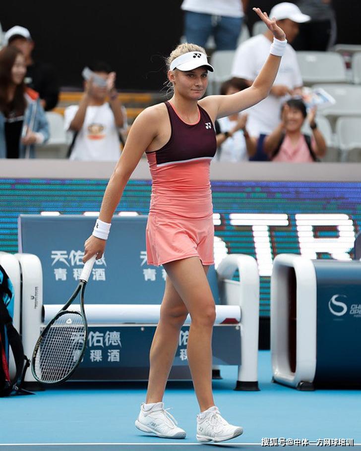 小型飞机由 小型飞机由