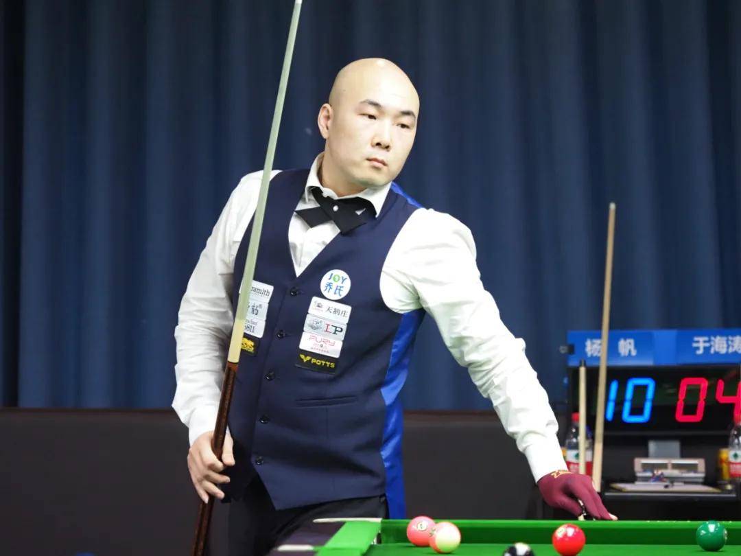 现场或通过 现场或通过