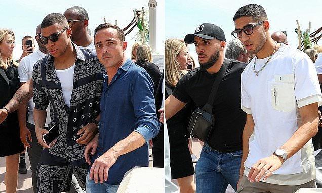 与纪念版球 与纪念版球